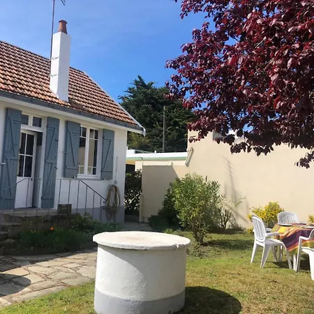 Maison Avec Jardin A 150 M De La
